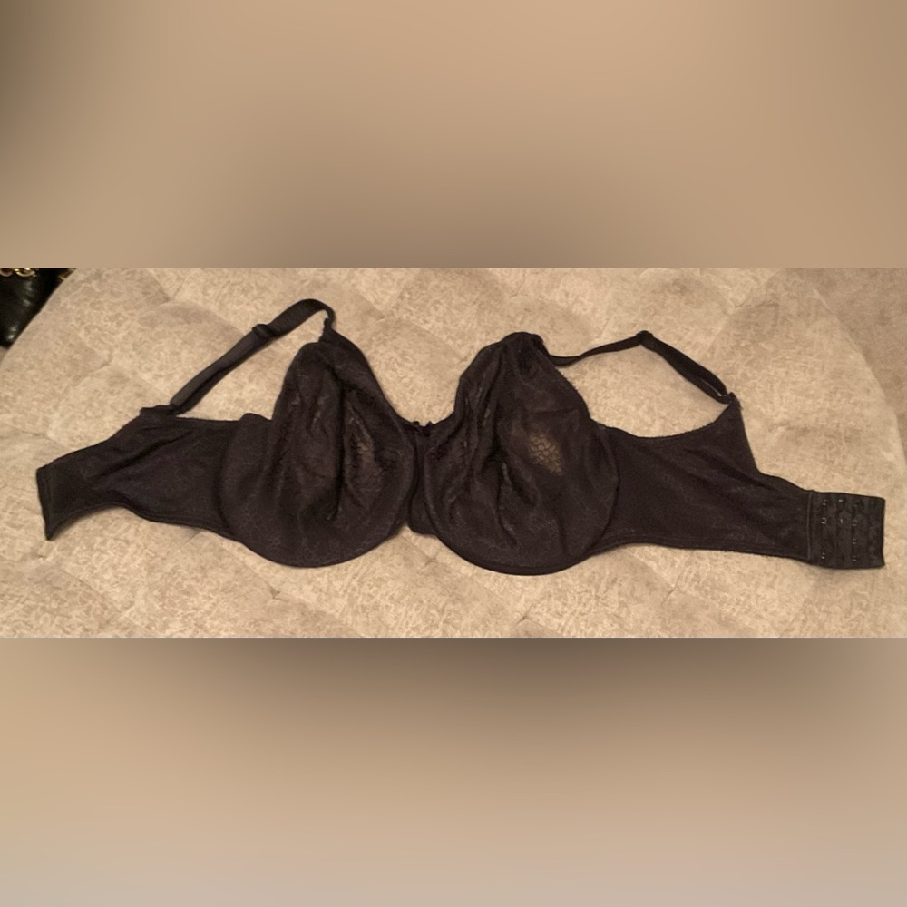 Chantelle Black Full-Coverage Minimizer Underwire Bra